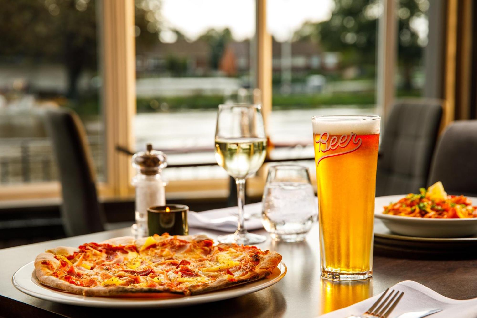 Hotel Sunday London Heathrow T5 Staines-upon-Thames