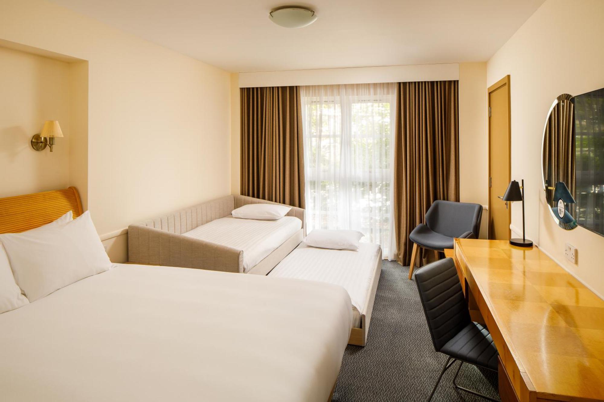 Sunday London Heathrow T5 Hotel